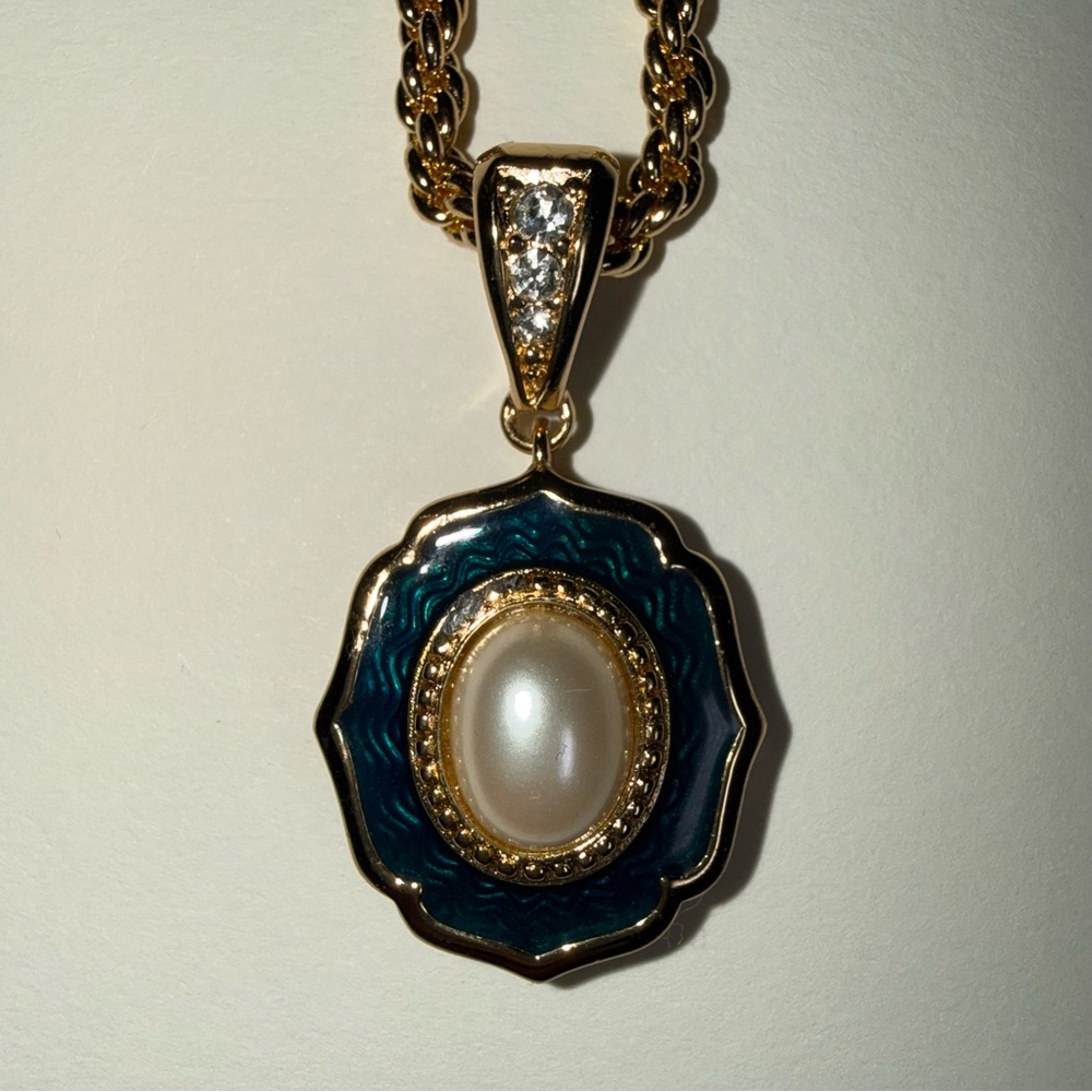 Vintage BURBERRYS of London Gold Plated Green Enamel Faux Pearl Crystal Necklace